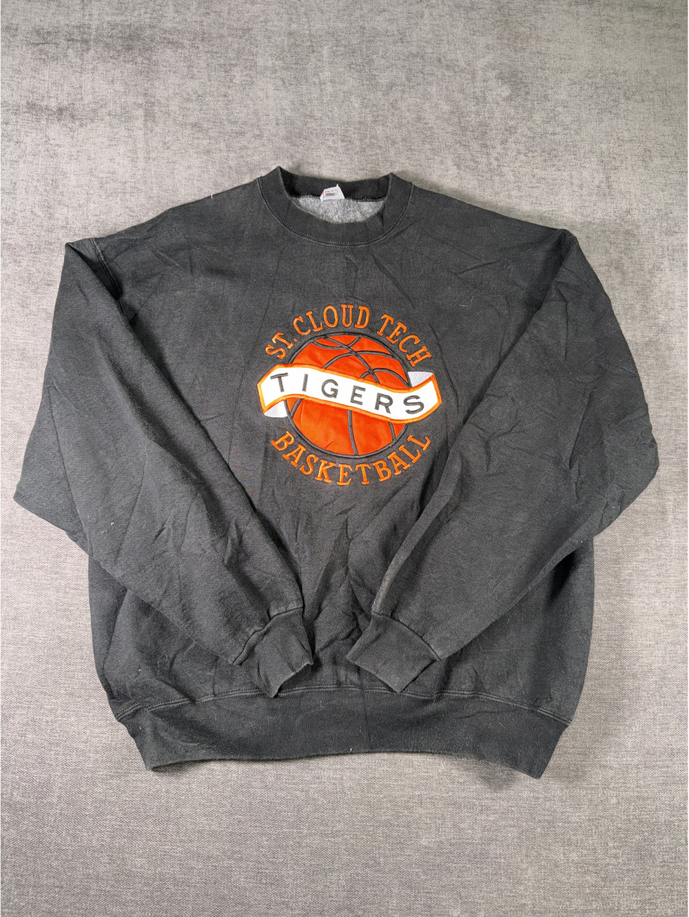 Vintage St. Cloud Tech Tigers Basketball Crewneck Sweatshirt XL